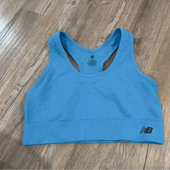 New balance sports bra size L - Picture 4 of 5